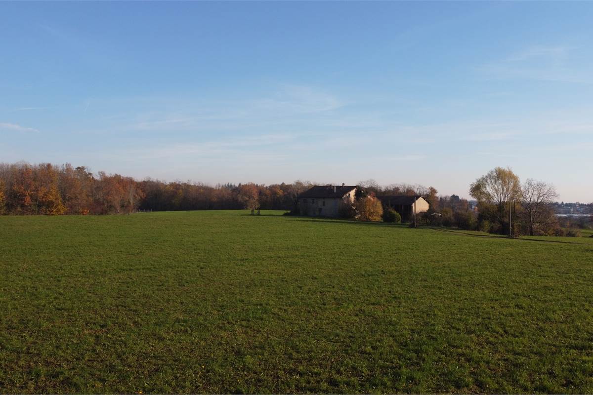Cascina con ampio terreno a Cantù Fecchio 
