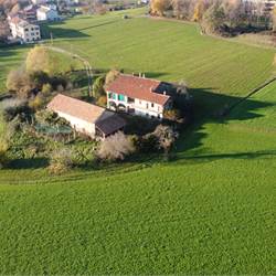 Cascina con ampio terreno a Cantù Fecchio 