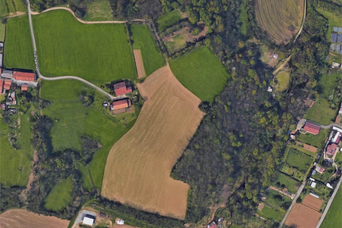 Cascina con ampio terreno a Cantù Fecchio 