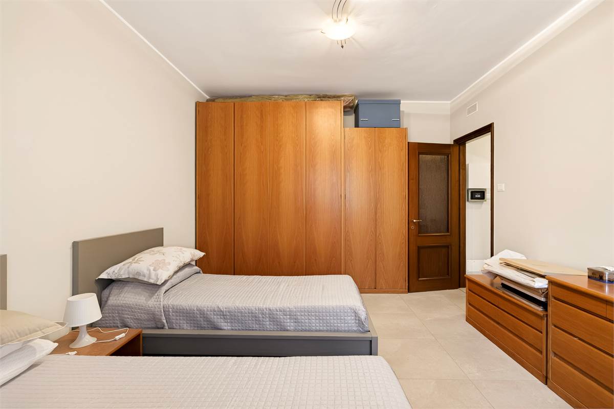 Casa singola panoramica ristrutturata con giardino a Cantù