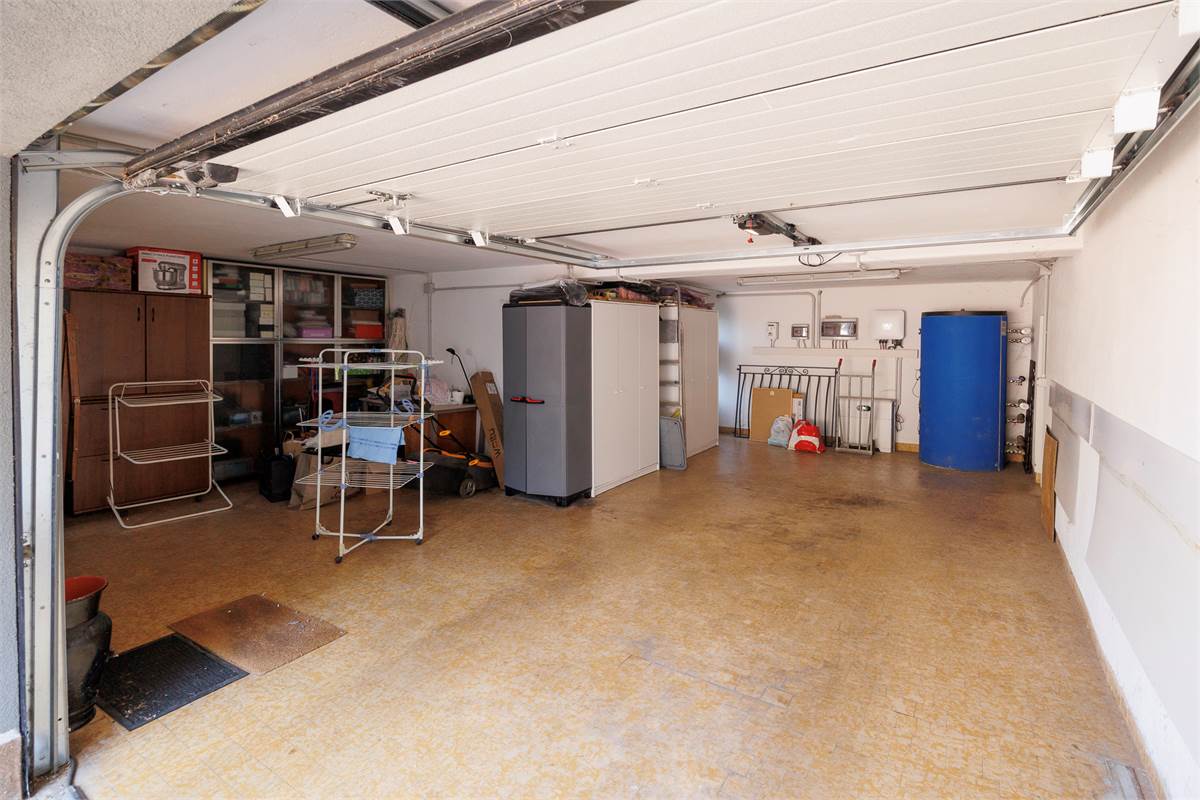 Casa singola panoramica ristrutturata con giardino a Cantù