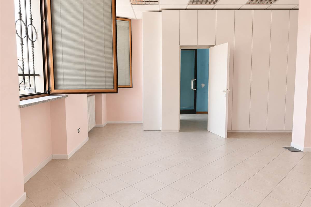 Ufficio in affitto a Cantù