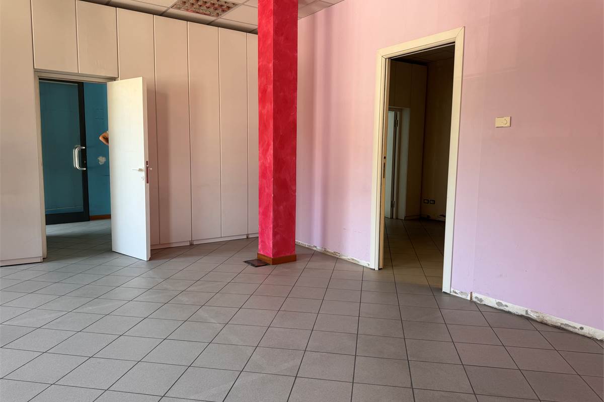 Ufficio in affitto a Cantù