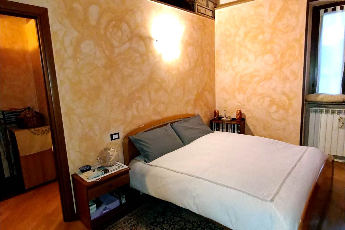 LOMAZZO CENTRO TRILOCALE MANSARDATO