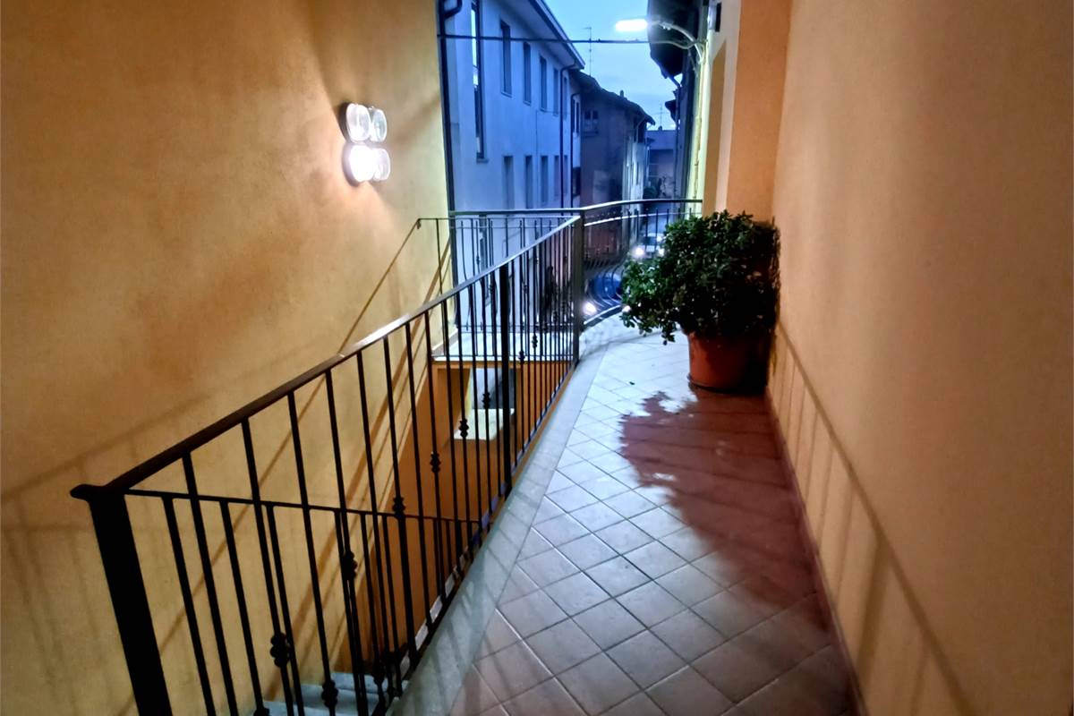 LOMAZZO CENTRO TRILOCALE MANSARDATO