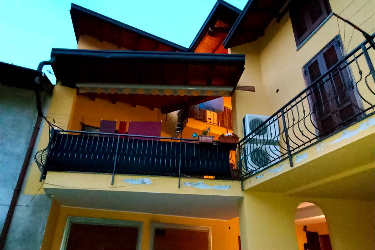 LOMAZZO CENTRO TRILOCALE MANSARDATO