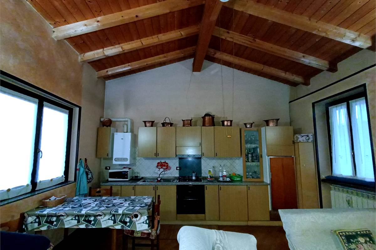 LOMAZZO CENTRO TRILOCALE MANSARDATO