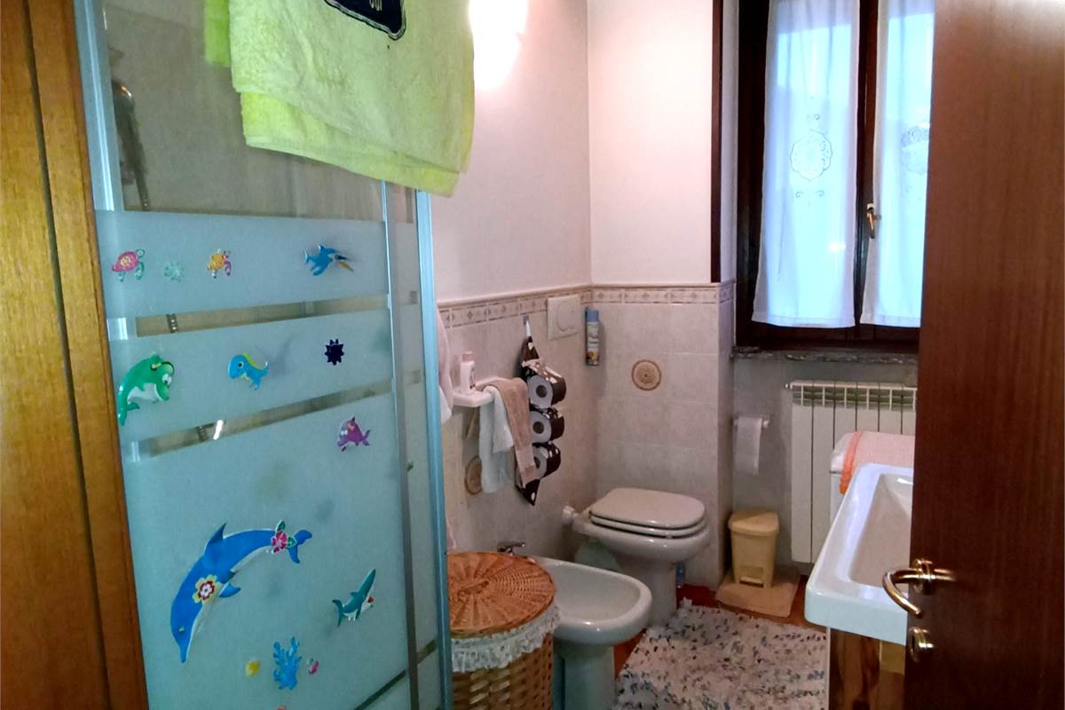 LOMAZZO CENTRO TRILOCALE MANSARDATO