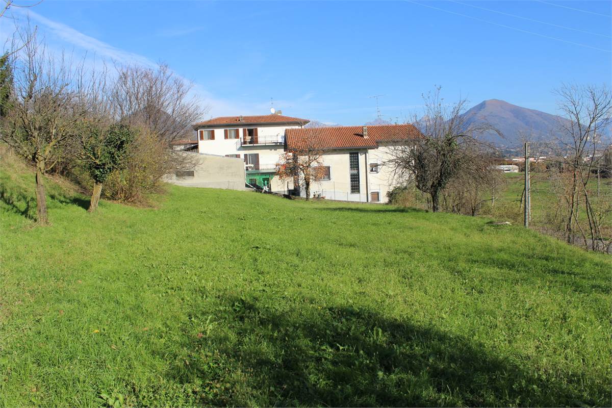 Terreno Edificabile In Vendita a Erba