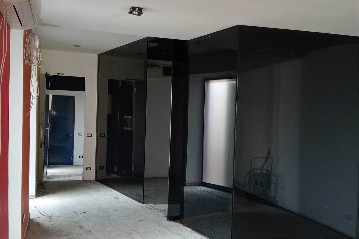 Como, P.te Chiasso: ampio spazio commerciale con ingresso indipendente