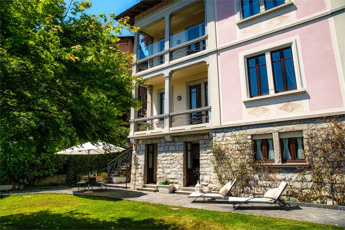 Villa unifamiliare vista lago