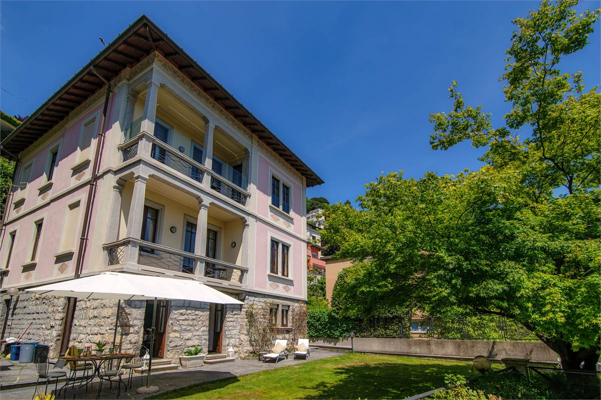 Villa unifamiliare vista lago