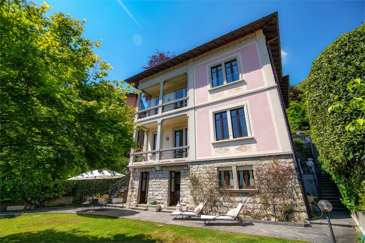 Villa unifamiliare vista lago