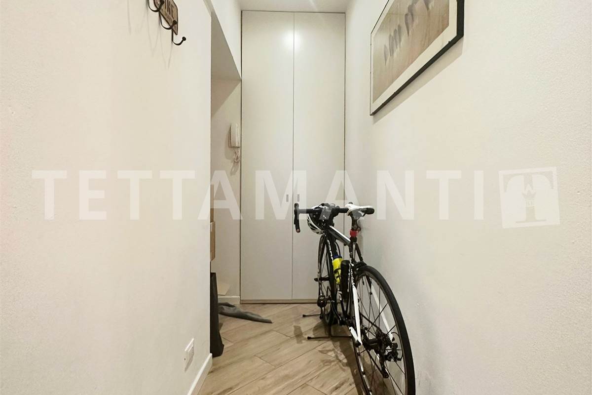 Bilocale Moderno in Via Milano: Investimento Chiavi in Mano a Como