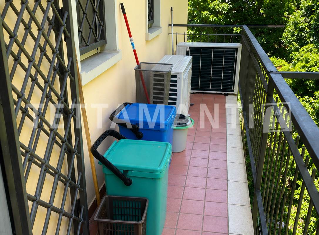 Ampio Appartamento Vista Lago a Como Garzola con box