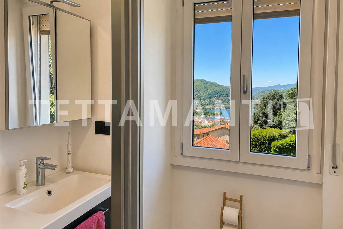 Ampio Appartamento Vista Lago a Como Garzola con box