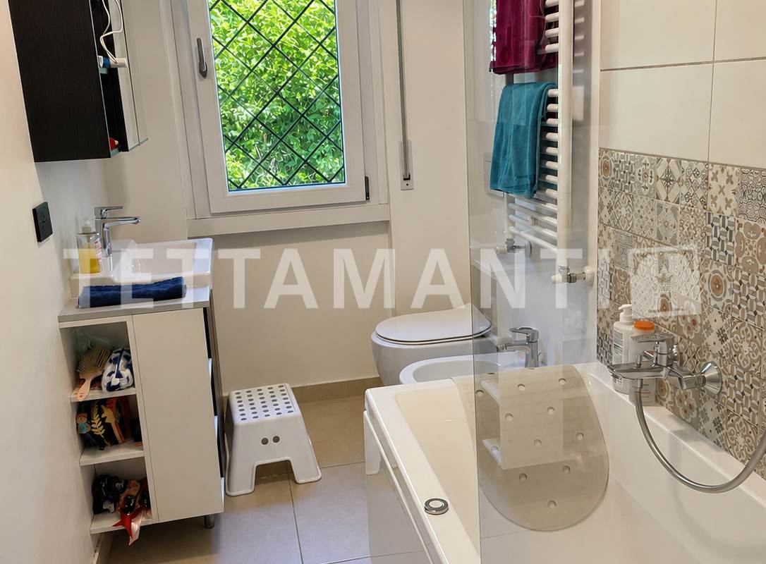 Ampio Appartamento Vista Lago a Como Garzola con box