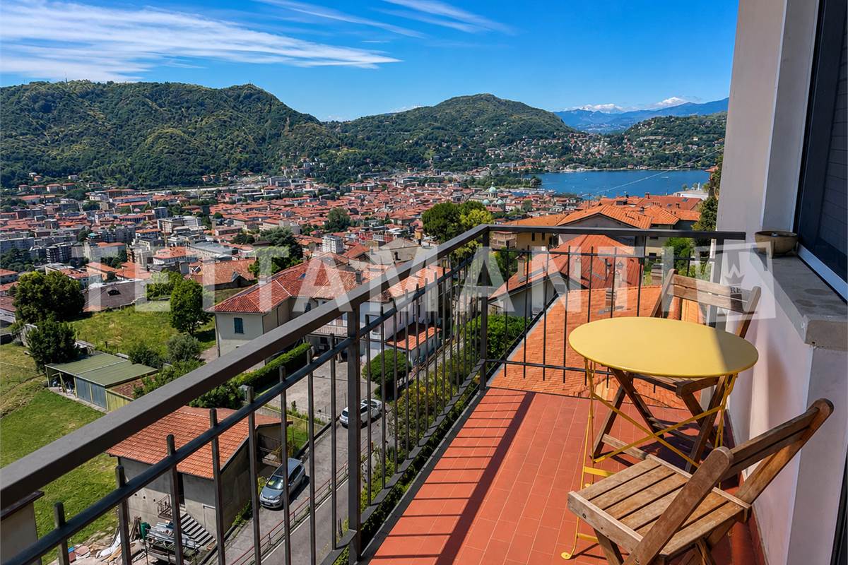 Ampio Appartamento Vista Lago a Como Garzola con box
