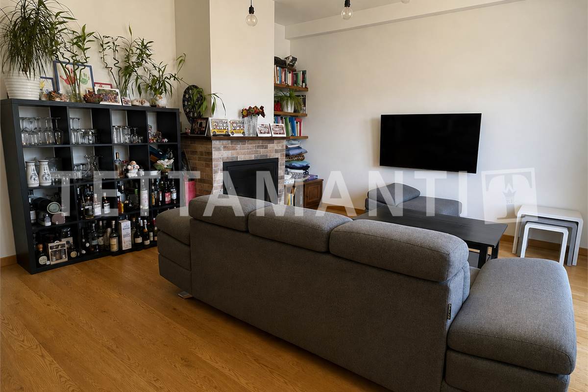 Ampio Appartamento Vista Lago a Como Garzola con box