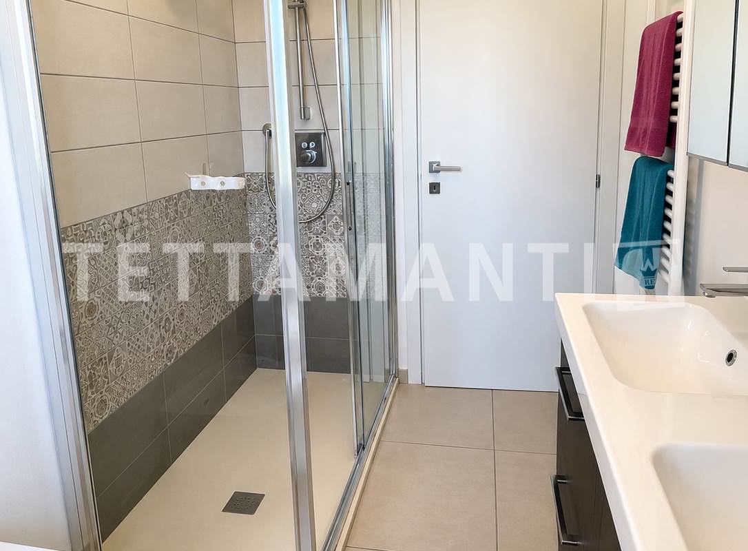 Ampio Appartamento Vista Lago a Como Garzola con box