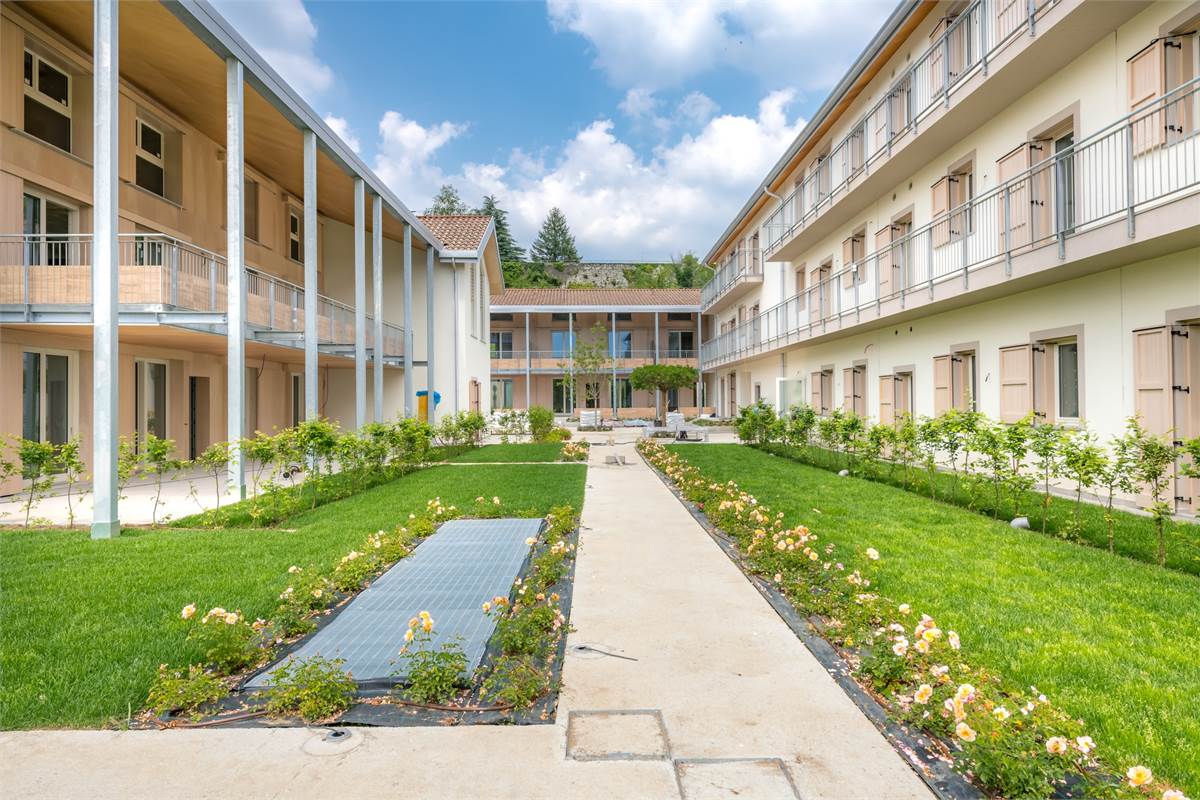 VILLETTA A SCHIERA NUOVA IN CLASSE 