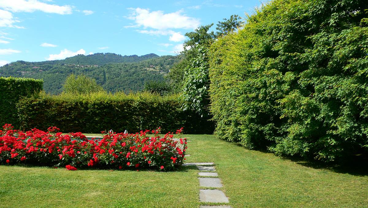VILLA CON PISCINA - LORA LIPOMO - COMO
