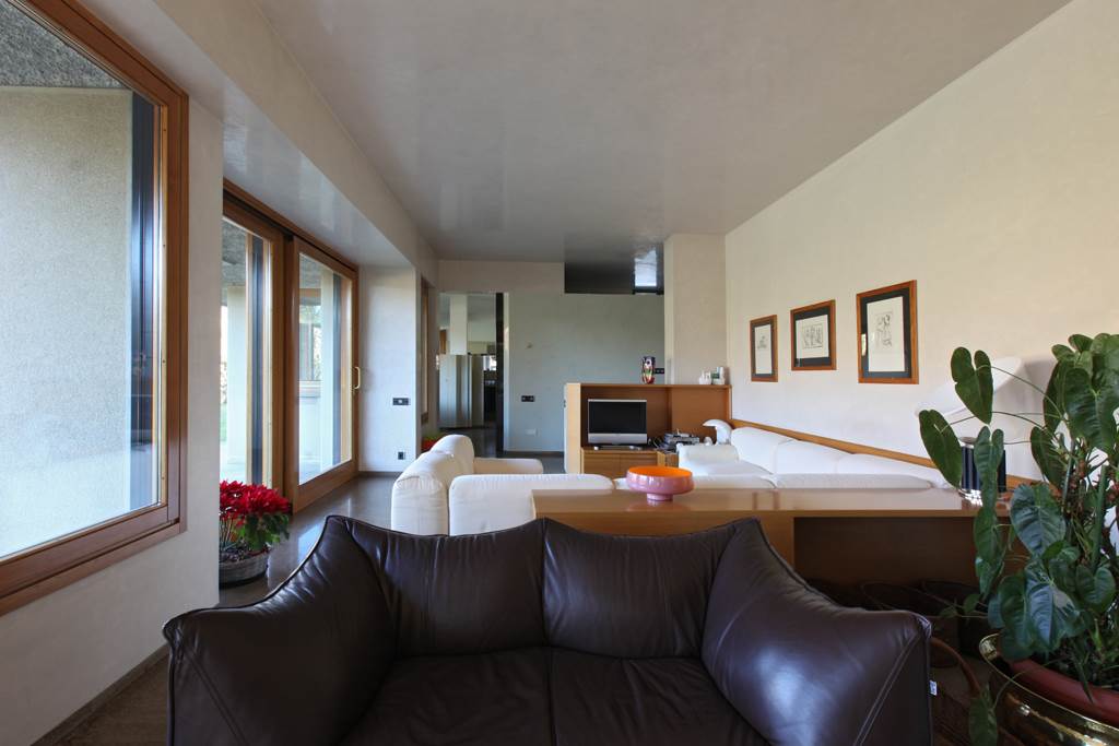 VILLA CON PISCINA - LORA LIPOMO - COMO