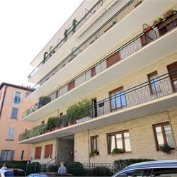 AMPIO TRILOCALE IN CENTRO CITTÀ