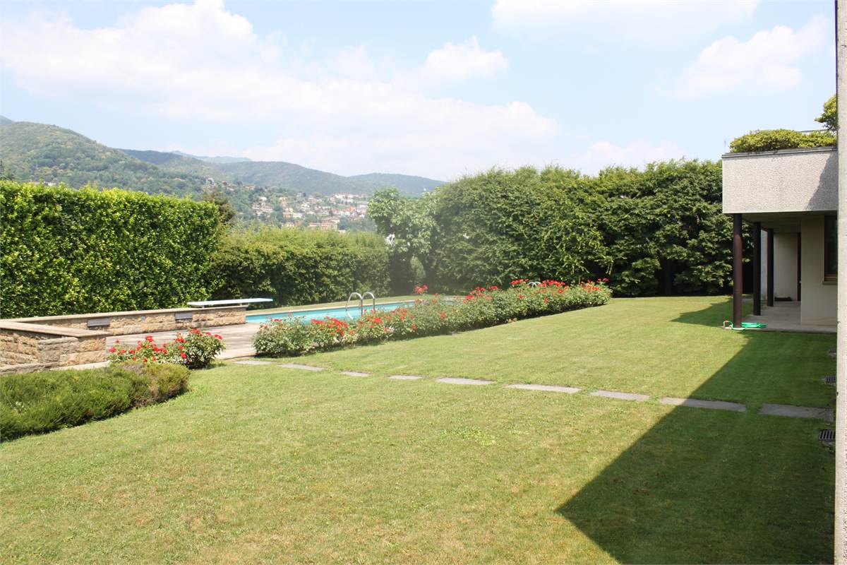 VILLA CON PISCINA - LORA LIPOMO - COMO