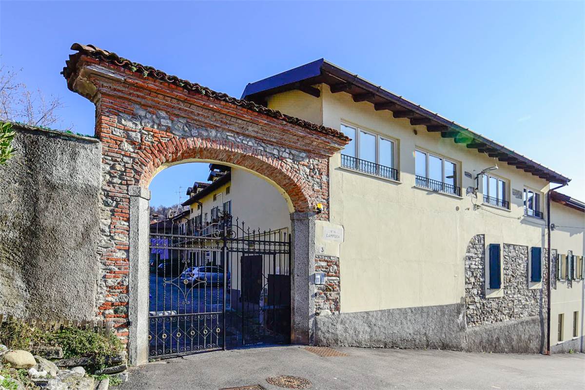 DUPLEX CARATTERISTICO A CAMNAGO VOLTA