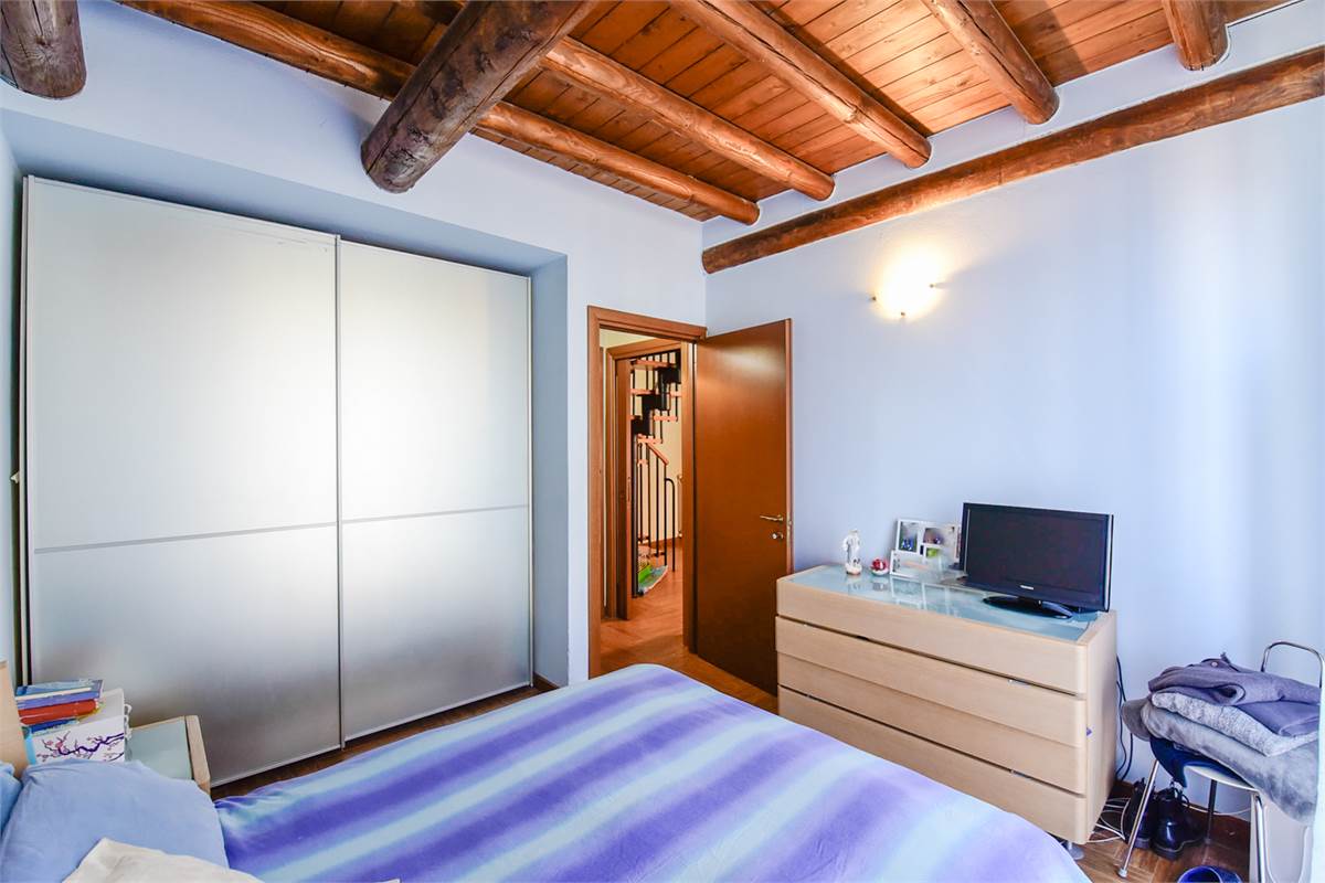 DUPLEX CARATTERISTICO A CAMNAGO VOLTA