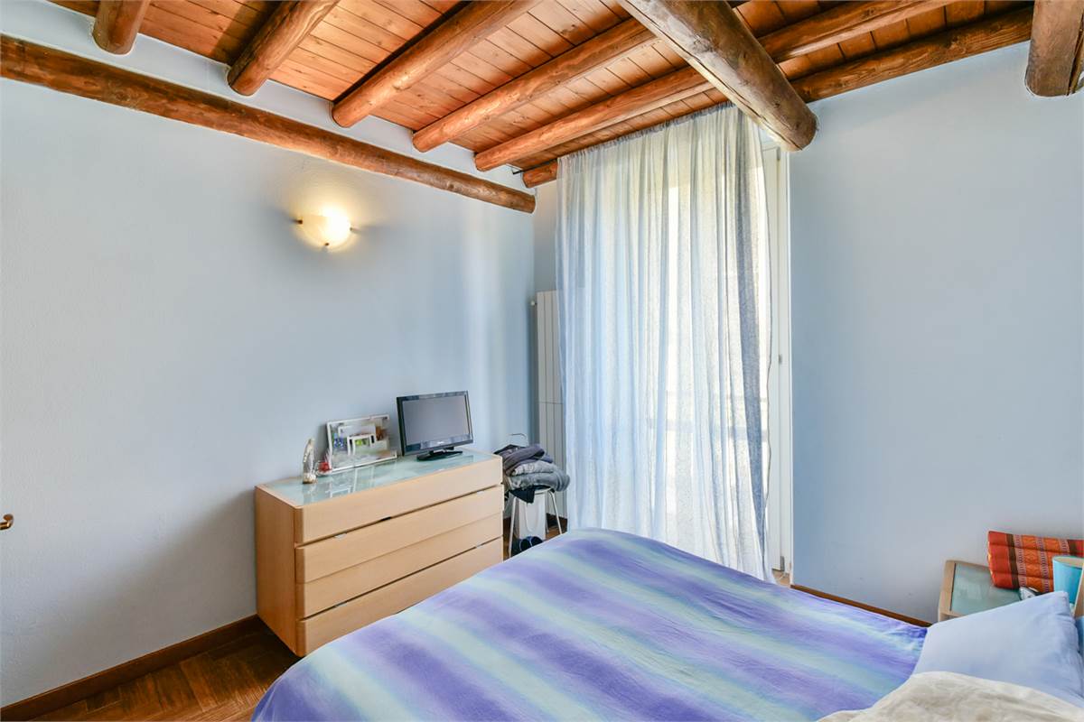 DUPLEX CARATTERISTICO A CAMNAGO VOLTA