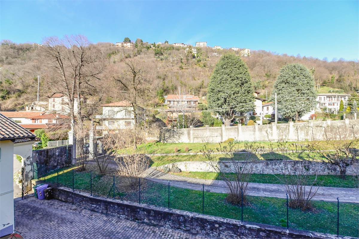 DUPLEX CARATTERISTICO A CAMNAGO VOLTA