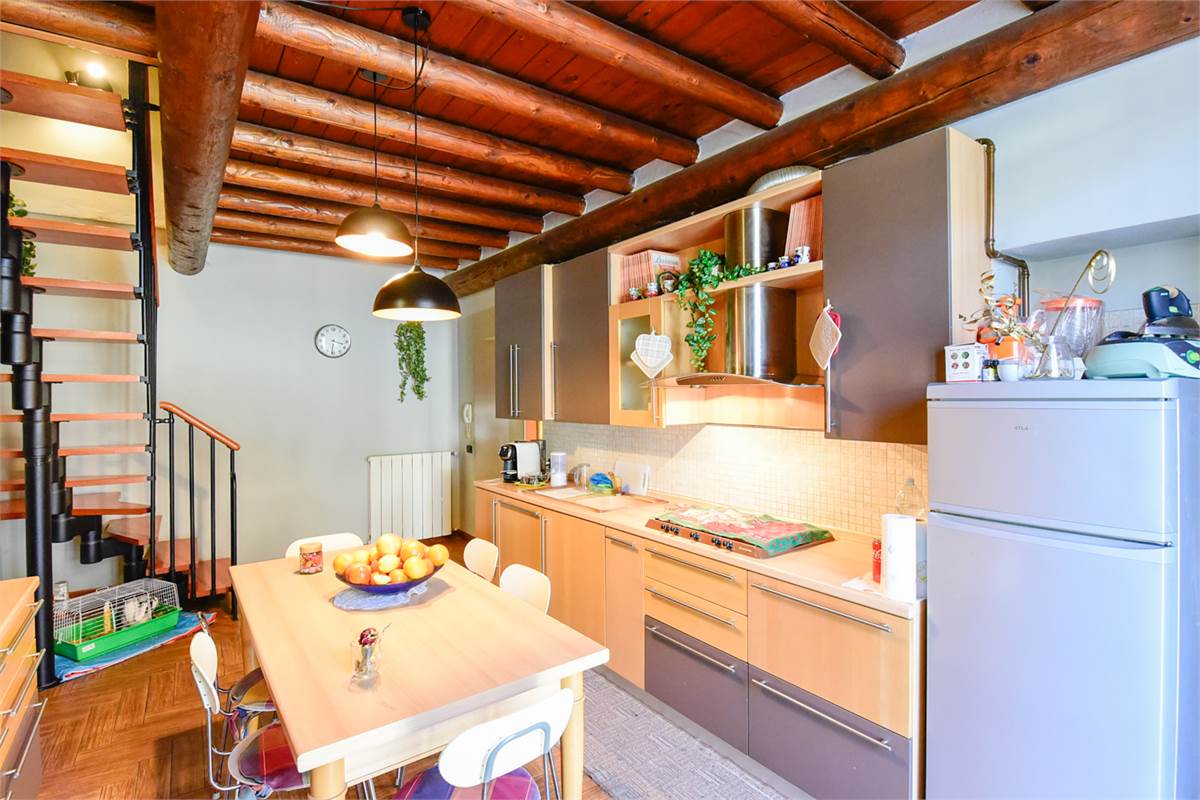 DUPLEX CARATTERISTICO A CAMNAGO VOLTA
