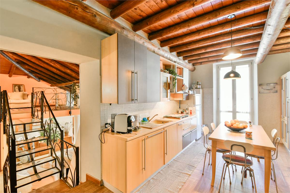DUPLEX CARATTERISTICO A CAMNAGO VOLTA