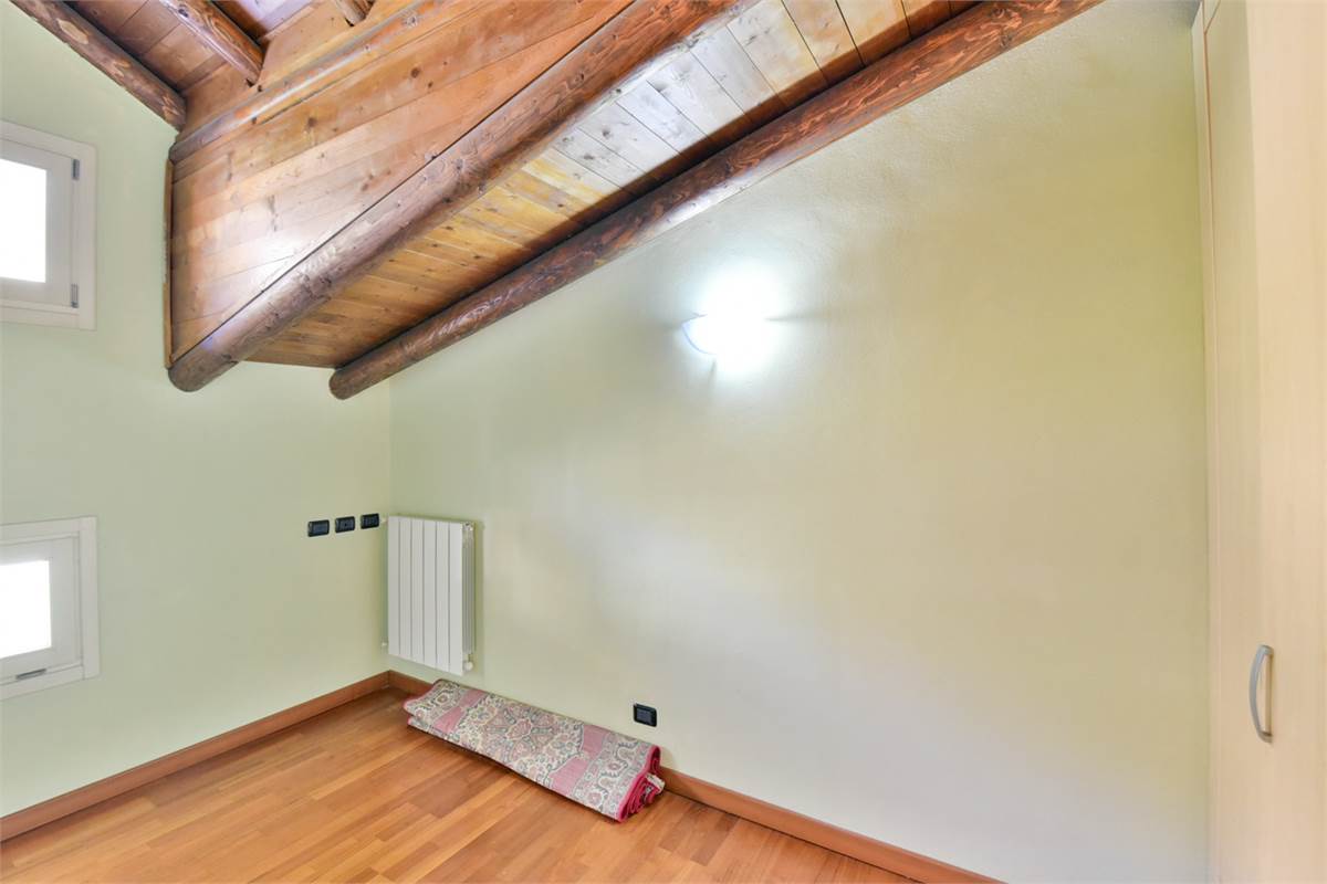 DUPLEX CARATTERISTICO A CAMNAGO VOLTA