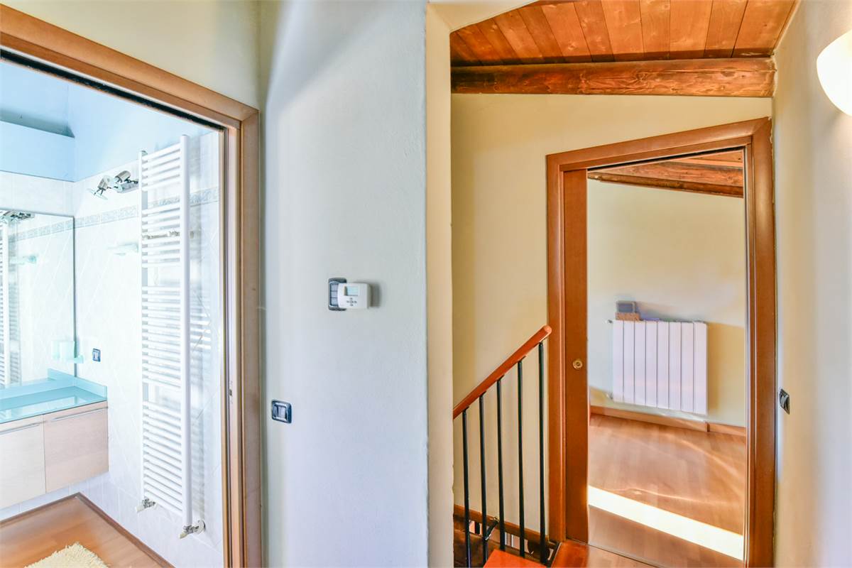 DUPLEX CARATTERISTICO A CAMNAGO VOLTA