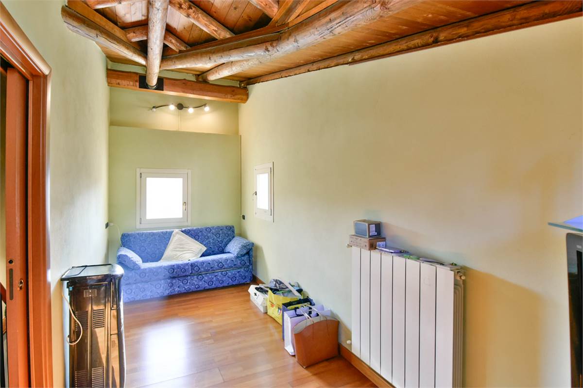 DUPLEX CARATTERISTICO A CAMNAGO VOLTA