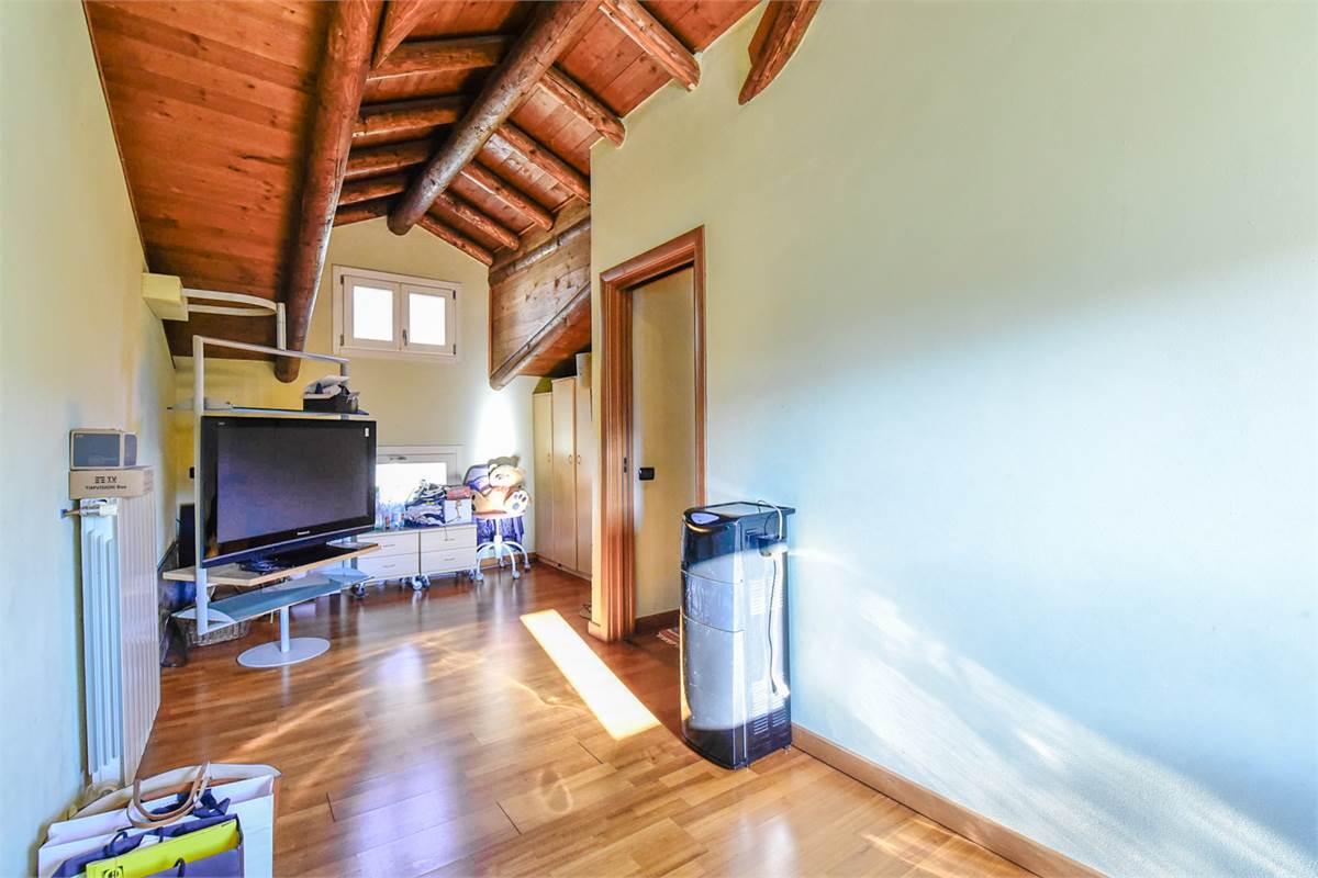DUPLEX CARATTERISTICO A CAMNAGO VOLTA