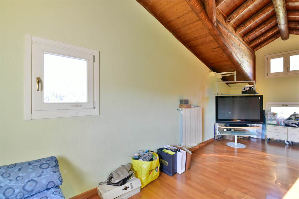 DUPLEX CARATTERISTICO A CAMNAGO VOLTA
