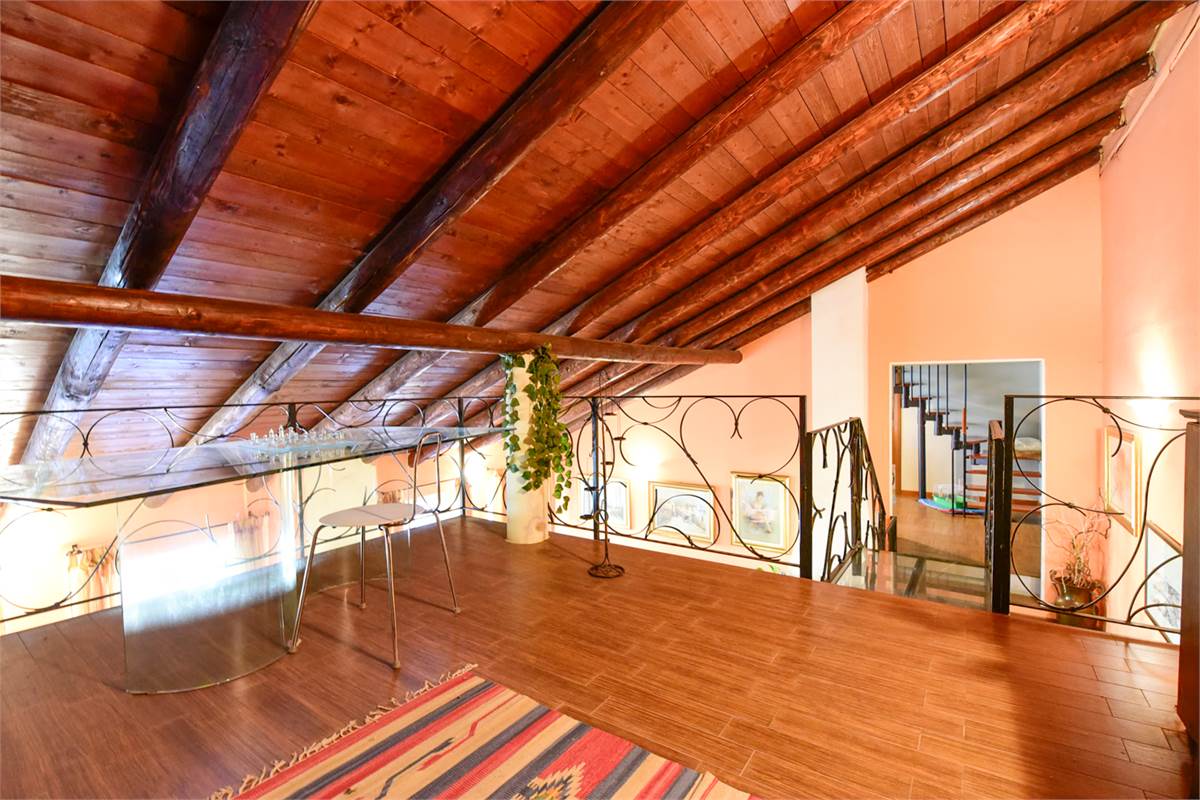 DUPLEX CARATTERISTICO A CAMNAGO VOLTA