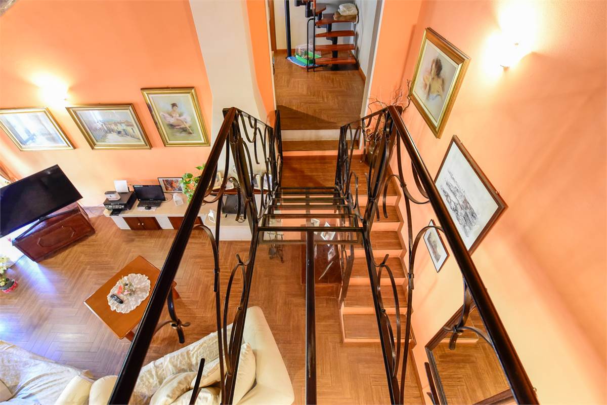 DUPLEX CARATTERISTICO A CAMNAGO VOLTA