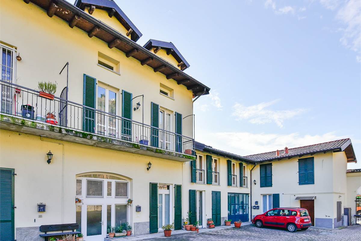 DUPLEX CARATTERISTICO A CAMNAGO VOLTA