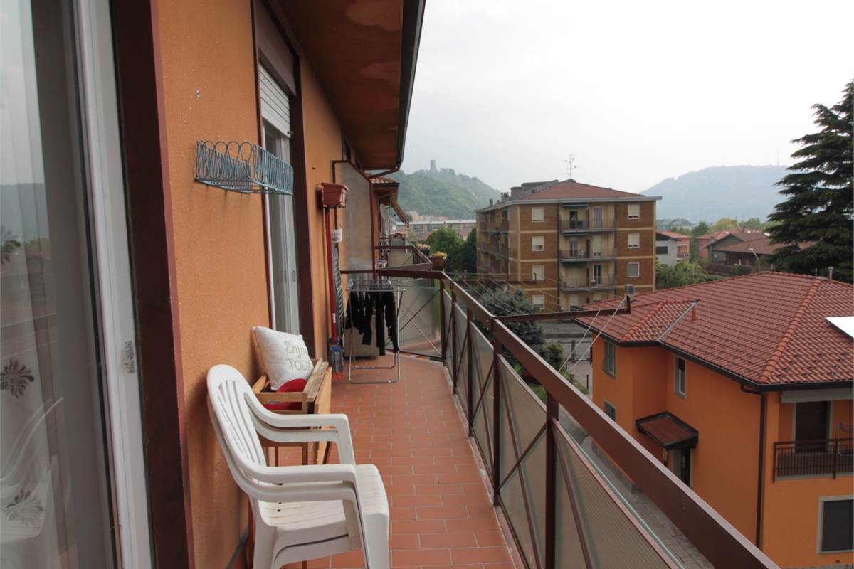 TRILOCALE IN VENDITA A REBBIO - COMO