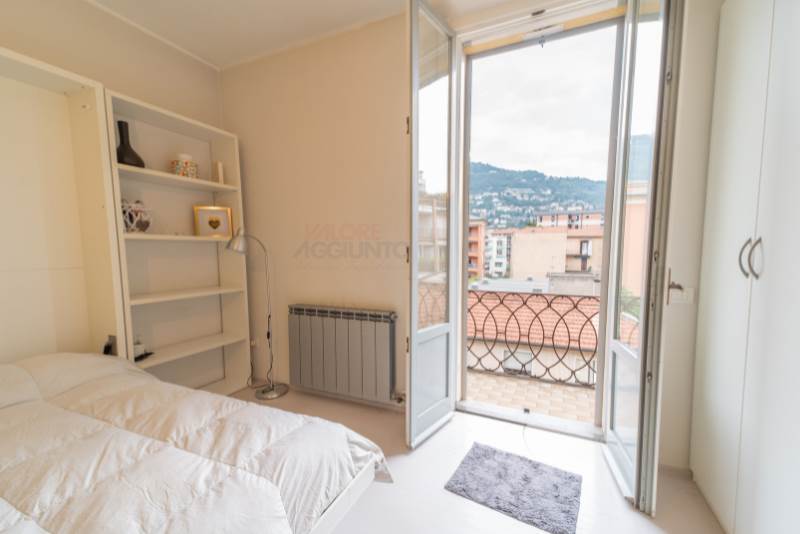 QUADRILOCALE IN CORTE INTERNA CON BOX - CENTRO - COMO  