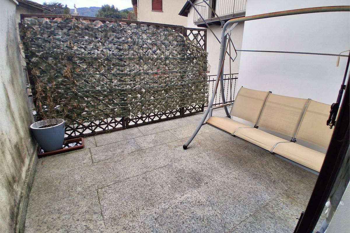 PORZIONE CASA CIELO TERRA CON  2 GRANDI BOX - ROVENNA - CERNOBBIO