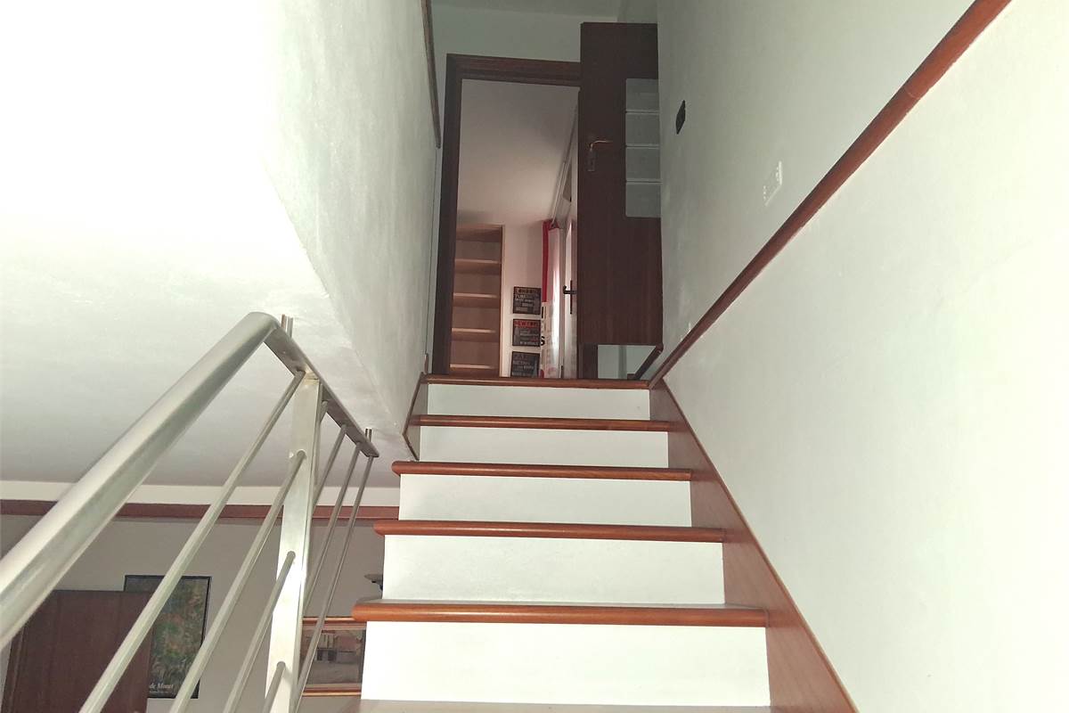 PORZIONE CASA CIELO TERRA CON  2 GRANDI BOX - ROVENNA - CERNOBBIO