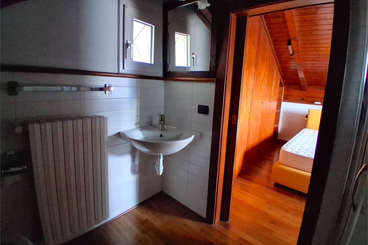 PORZIONE CASA CIELO TERRA CON  2 GRANDI BOX - ROVENNA - CERNOBBIO