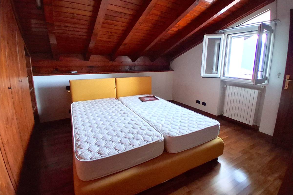 PORZIONE CASA CIELO TERRA CON  2 GRANDI BOX - ROVENNA - CERNOBBIO