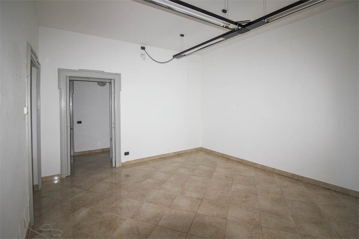 QUADRILOCALE DOPPIO INGRESSO CON BALCONI COMO CITTA' MURATA